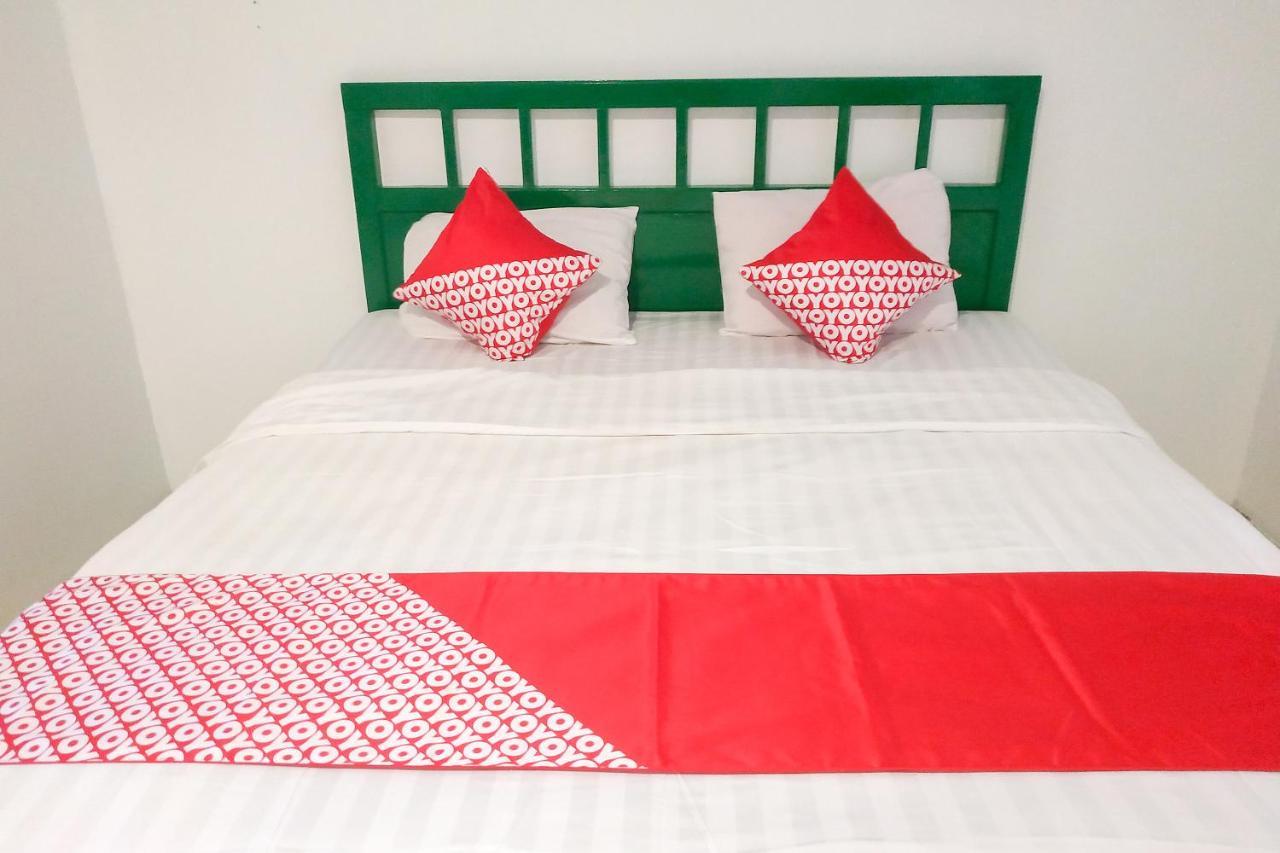 Super Oyo 3098 Hotel Sahabat Baru Singkawang Kültér fotó