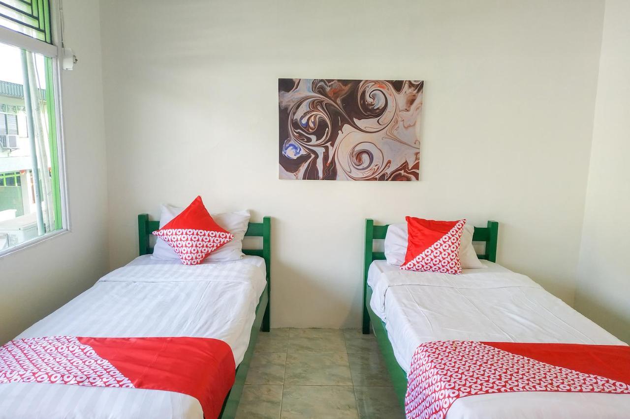 Super Oyo 3098 Hotel Sahabat Baru Singkawang Kültér fotó